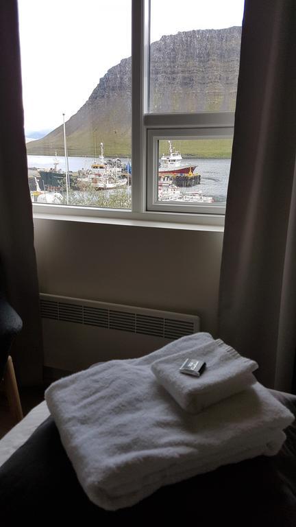 Harbour Inn - Guesthouse Bíldudalur Kültér fotó